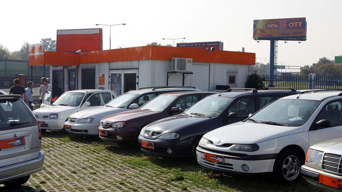 Nic nie stoi na przeszkodzie, by zawrzeć umowę sprzedaży z komisem.