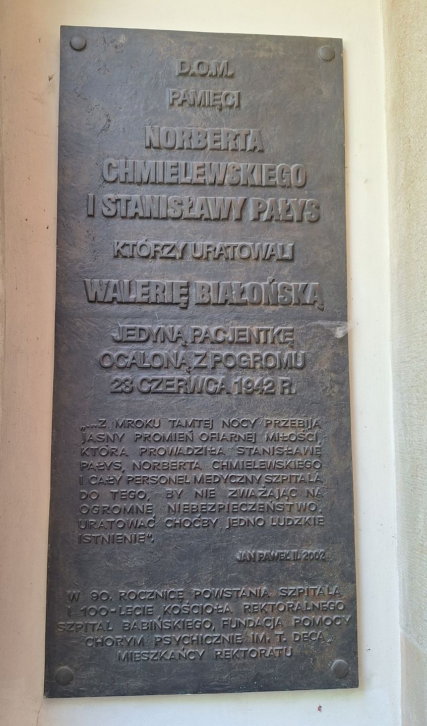 Tablica upamiętniająca uratowanie Walerii