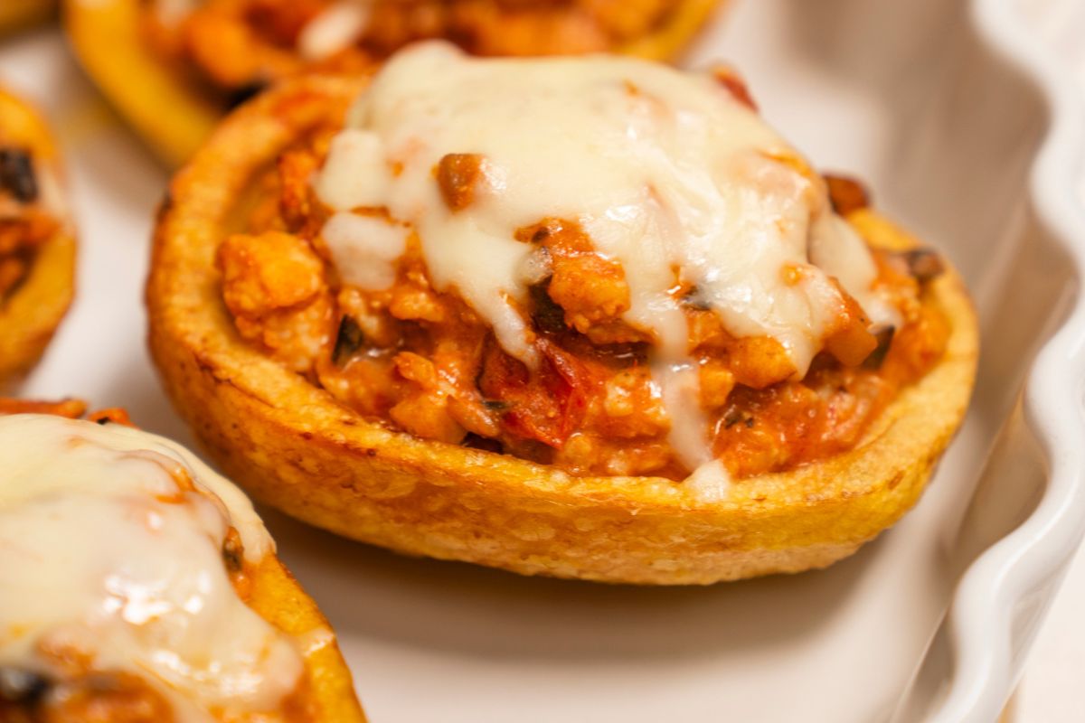 Wydrążone ziemniaki napełniam pysznym farszem. Nawet dzieci chcą dokładkę