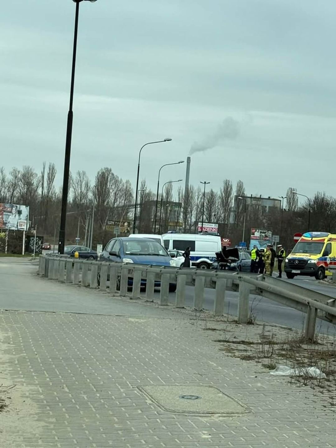 Zderzenie toyoty z audi na rondzie przy Makro