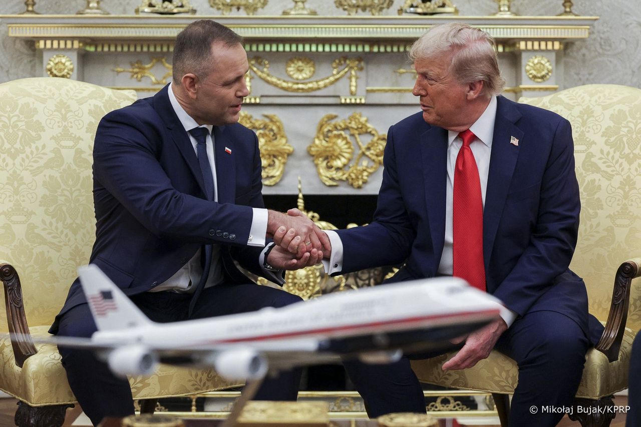 Rząd bagatelizuje wizytę Nawrockiego u Trumpa. "Wypełnił plan, tyle"