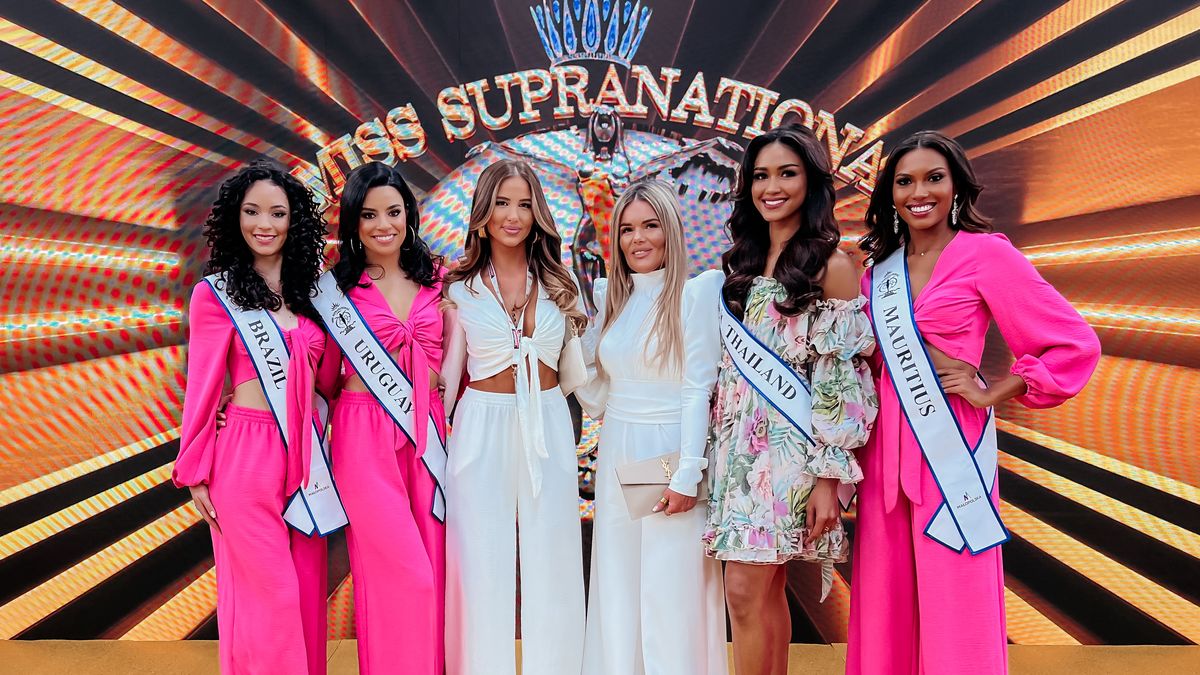 Właścicielka sklepu andzela.com Andżelika Sekuter z finalistkami Miss Supranational 2022