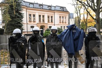 "Dramatyczna eskalacja". Światowe media o kryzysie w TK