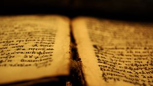 Sztuczna inteligencja odkrywa tajemnice Biblii. Przełom w badaniach