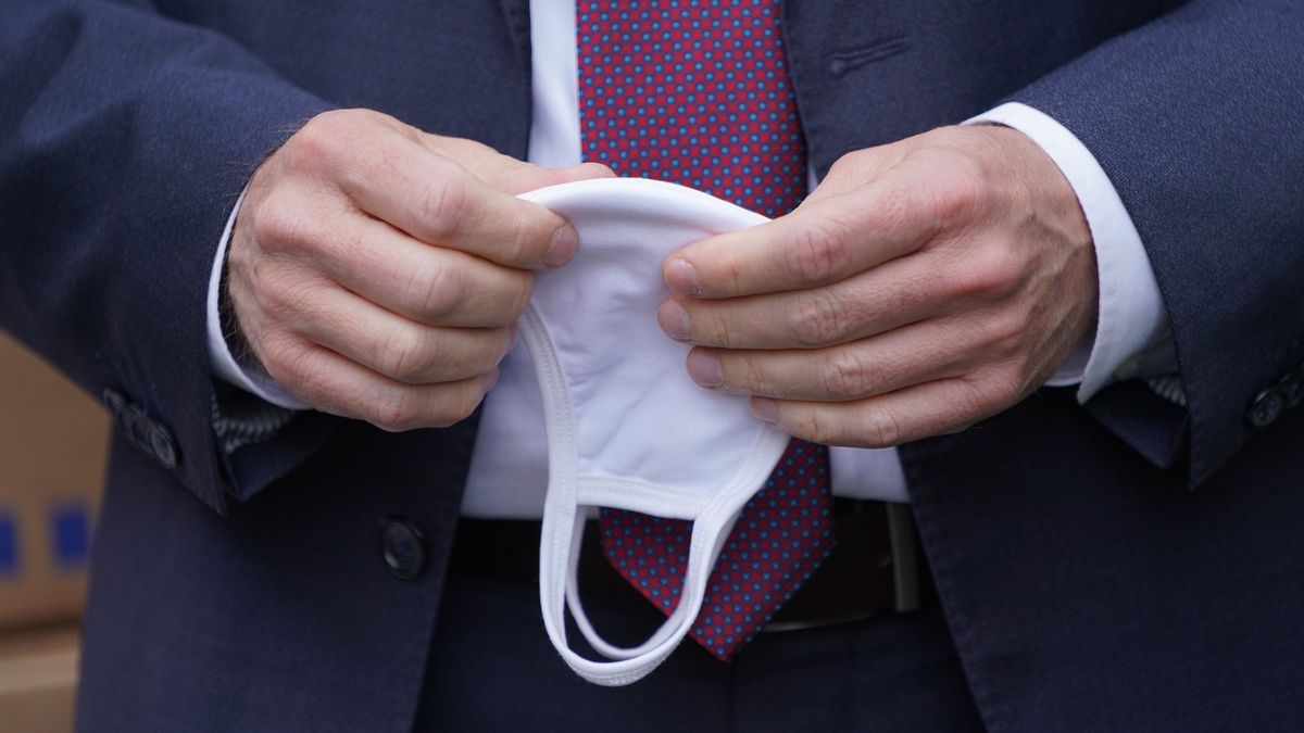 Odkąd rząd ogłasza kolejne etapy odmrożenia gospodarki, Polacy też chcą poczuć, że epidemii powoli odchodzi w przeszłość. Widać to np. po stosunku do noszenia maseczki.