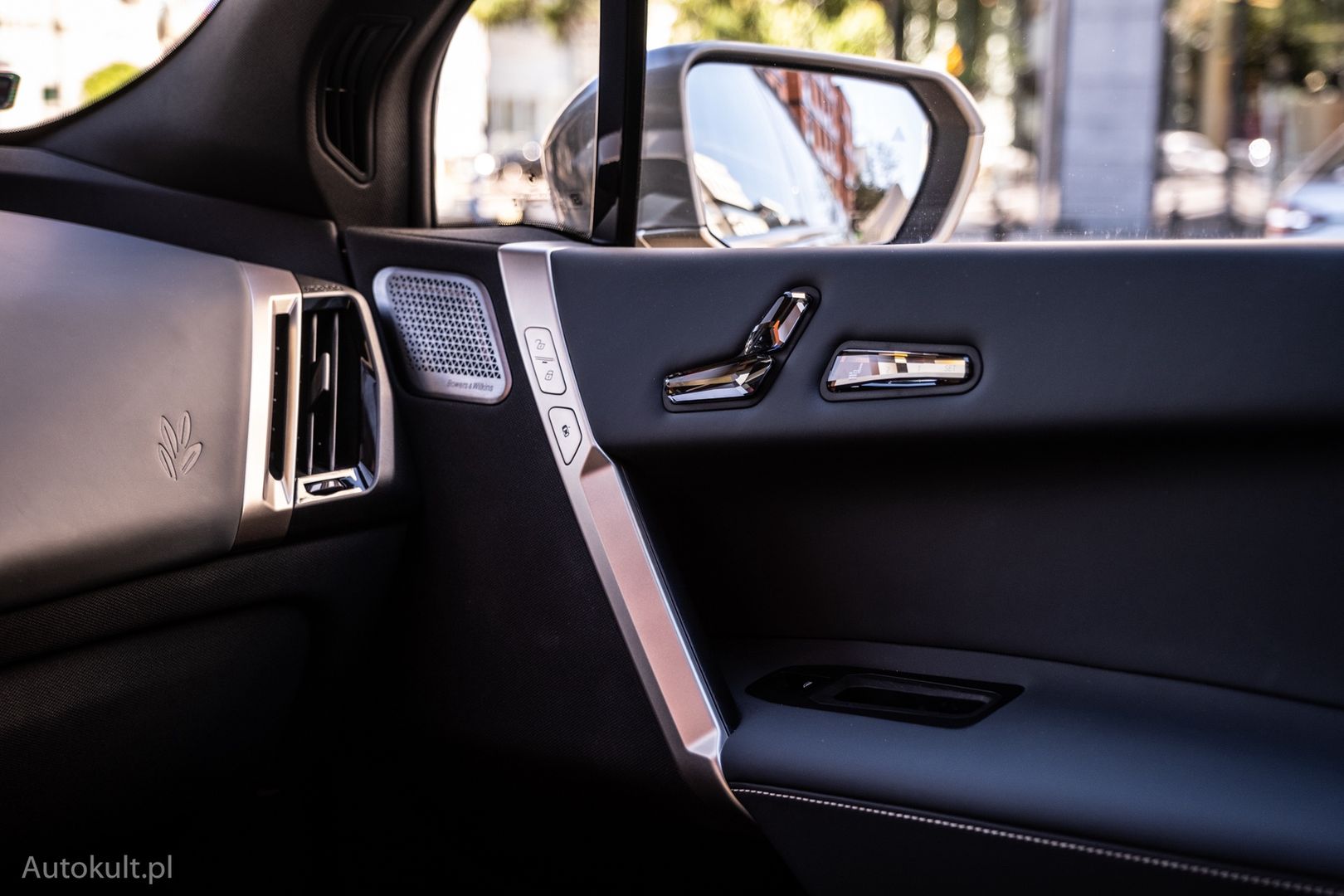 BMW iX M60 (2022)