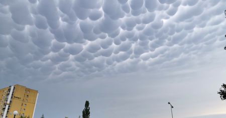 "Krowie wymiona" nad Polską. To mammatusy