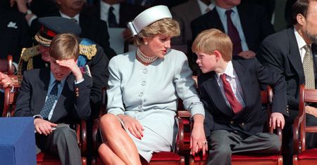Pracował dla Diany. Ujawnił, jak traktowano Harry'ego