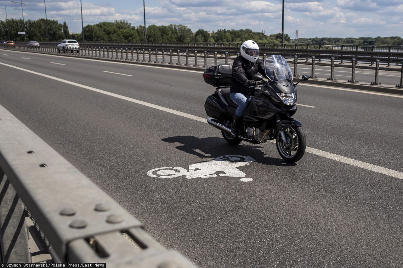 Motocykle wjadą na stałe na buspasy w Warszawie. Program pilotażowy przyniósł pozytywne efekty