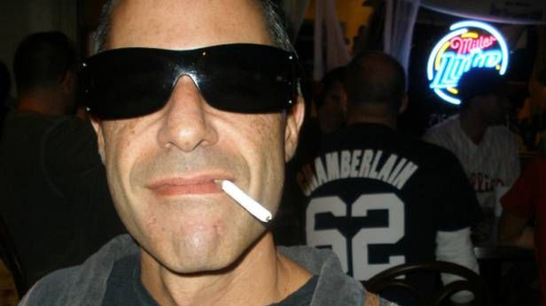 Michael Mann w ciągu 24 godzin kupił 14 962 domeny. Ile na tym zarobił? 1