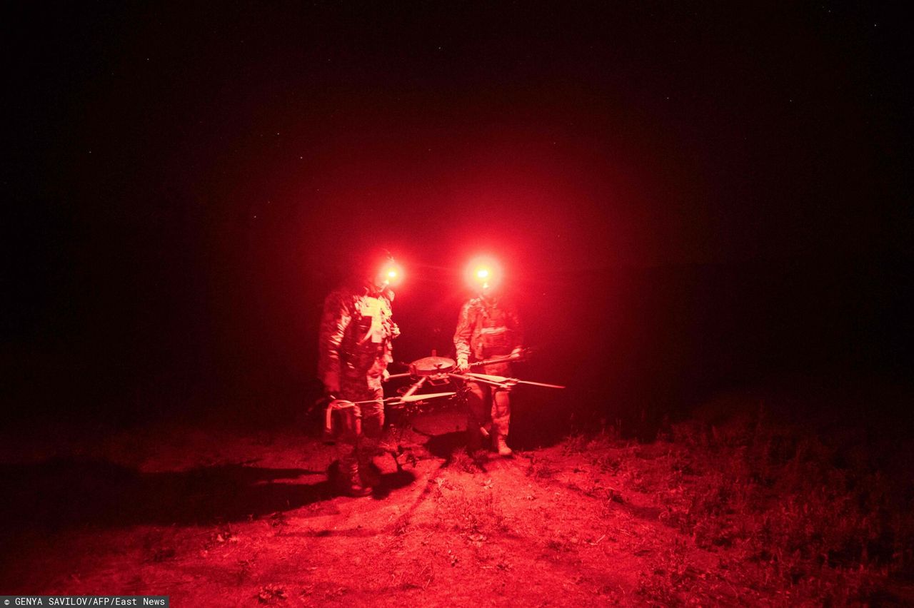 Soldiers from the 92nd SZU Assault Brigade with a Vampire drone