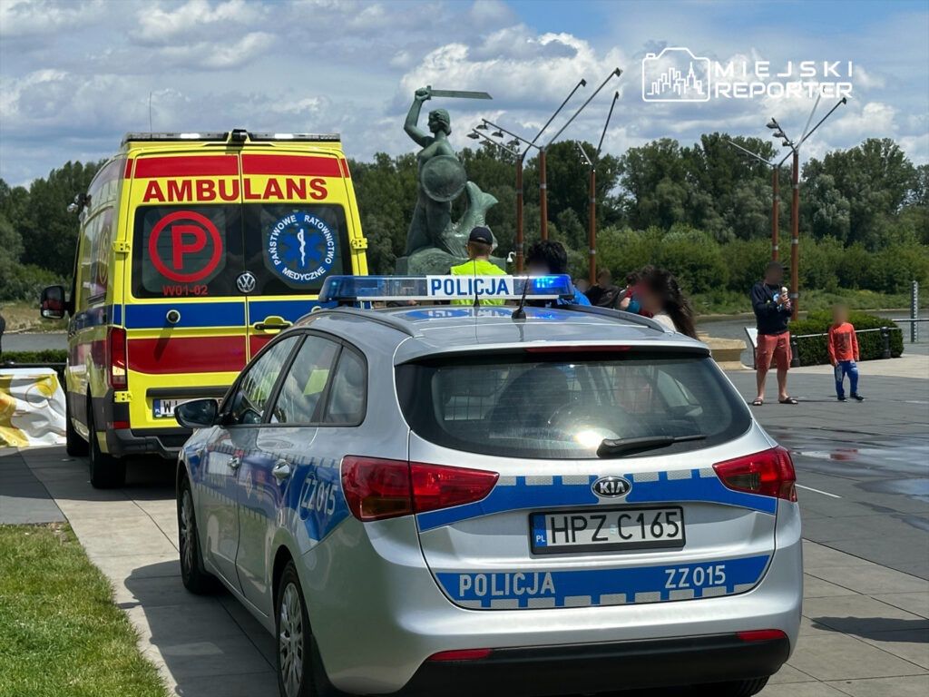 Rowerzysta z dzieckiem przewrócił się na Bulwarach Wiślanych. Oboje trafili do szpitala