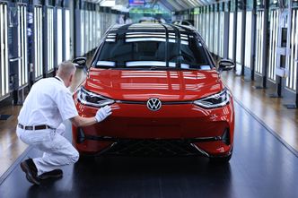 Niemieccy giganci zwalniają tysiące osób. "Będziemy świadkami bankructw"