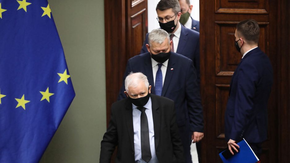 Niejawne obrady komitetu Kaczyńskiego. "Tryb ściśle tajny"