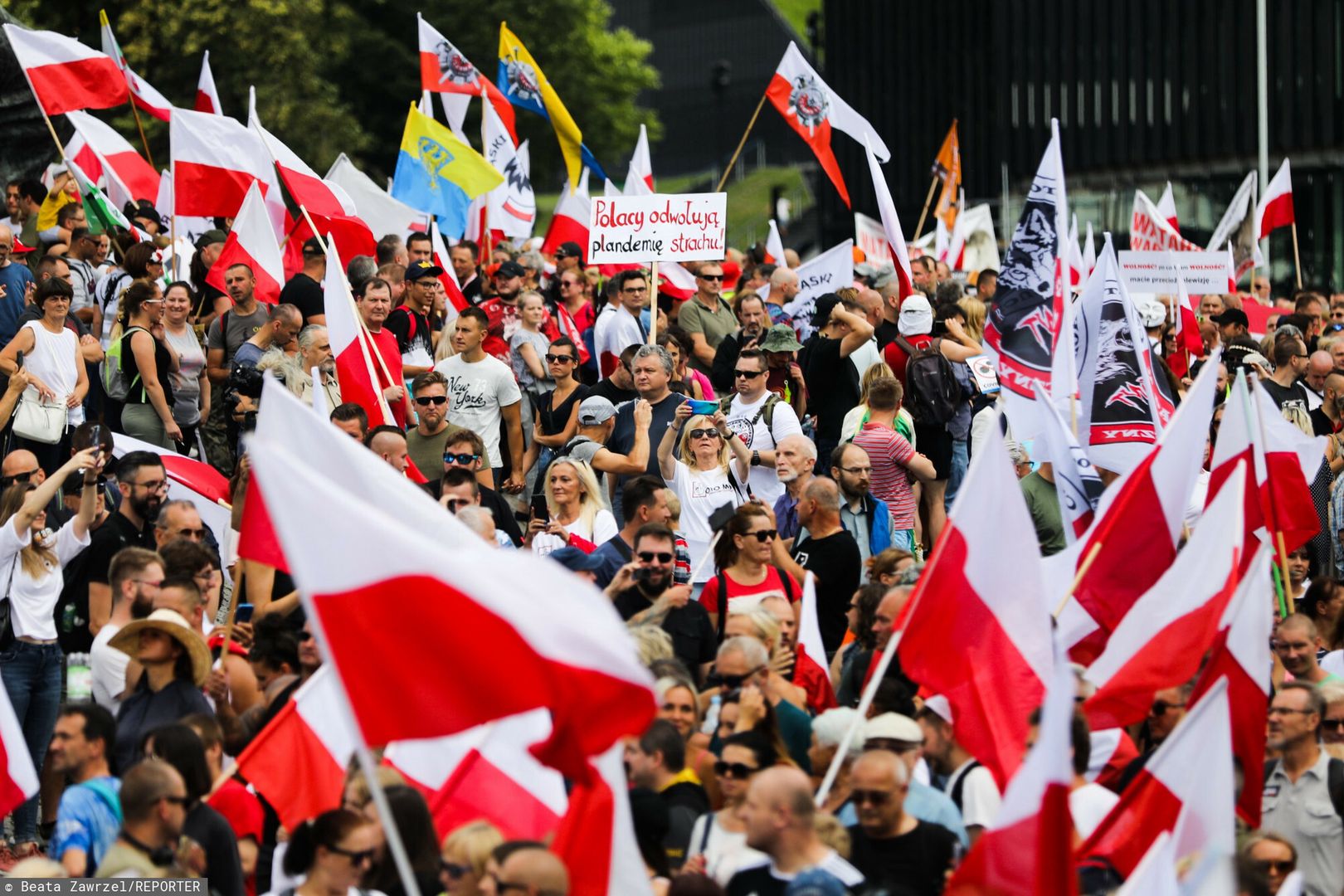 Antyszczepionkowcy wyszli na ulicę. Policja podsumowuje marsz