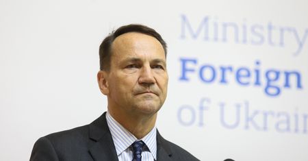 Nerwowo podczas spotkania Sikorskiego z Zełenskim. "Scysja"