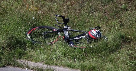 Środa Wielkopolska: Mężczyzna i dziecko przetransportowani do szpitali po zderzeniu rowerów