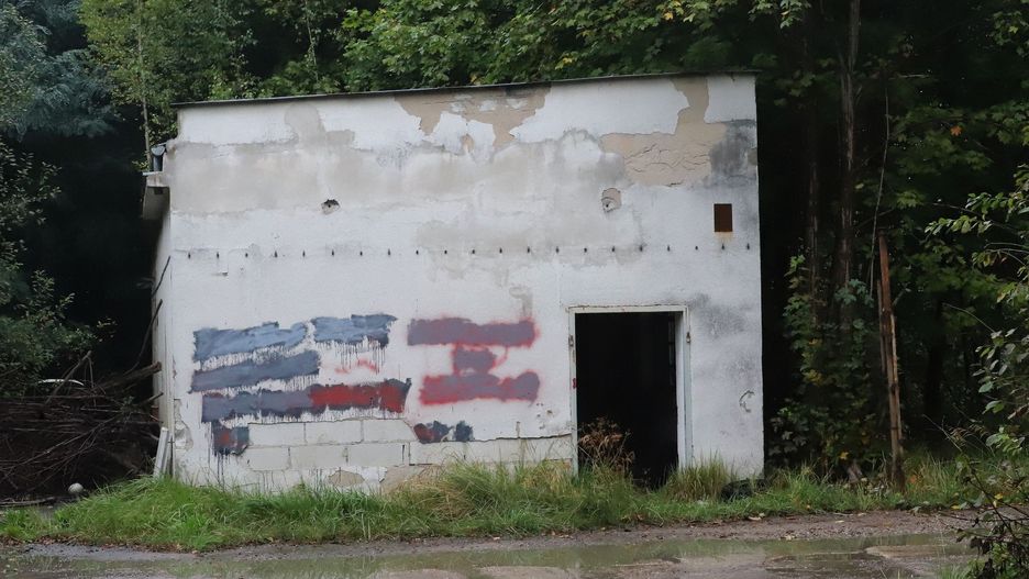 Na terenach po byłym Pronicie można spotkać niszczejące obiekty i instalacje, które czekają na nowego inwestora.