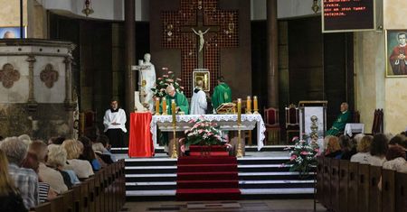 272 mln zł. Tyle rząd przeznaczy na Kościół