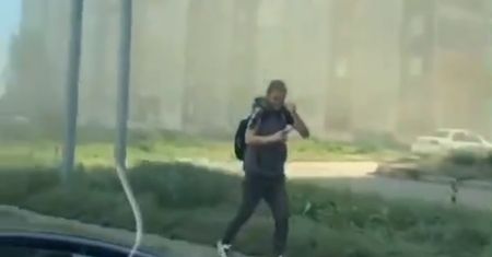 Plaga z nieba. Trudno przejść ulicą. Pokazali, co się dzieje w Rosji