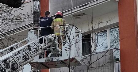 Kobieta chciała targnąć się na swoje życie. Na pomoc ruszyli policjanci i strażacy