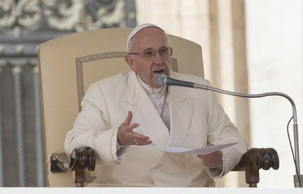 Będą nowi święci w Watykanie. Papież Franciszek wyraził zgodę na kanonizację Matki Teresy z Kalkuty i ojca Papczyńskiego