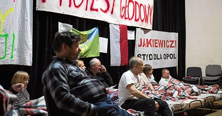 Zdrowie głodujących w rękach premier Szydło. Protestujący suweren jest gorszy od tego, który nie protestuje?