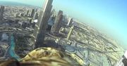 Film dnia. Orzeł - konkurencja dla drona? Niesamowite widoki z Dubaju