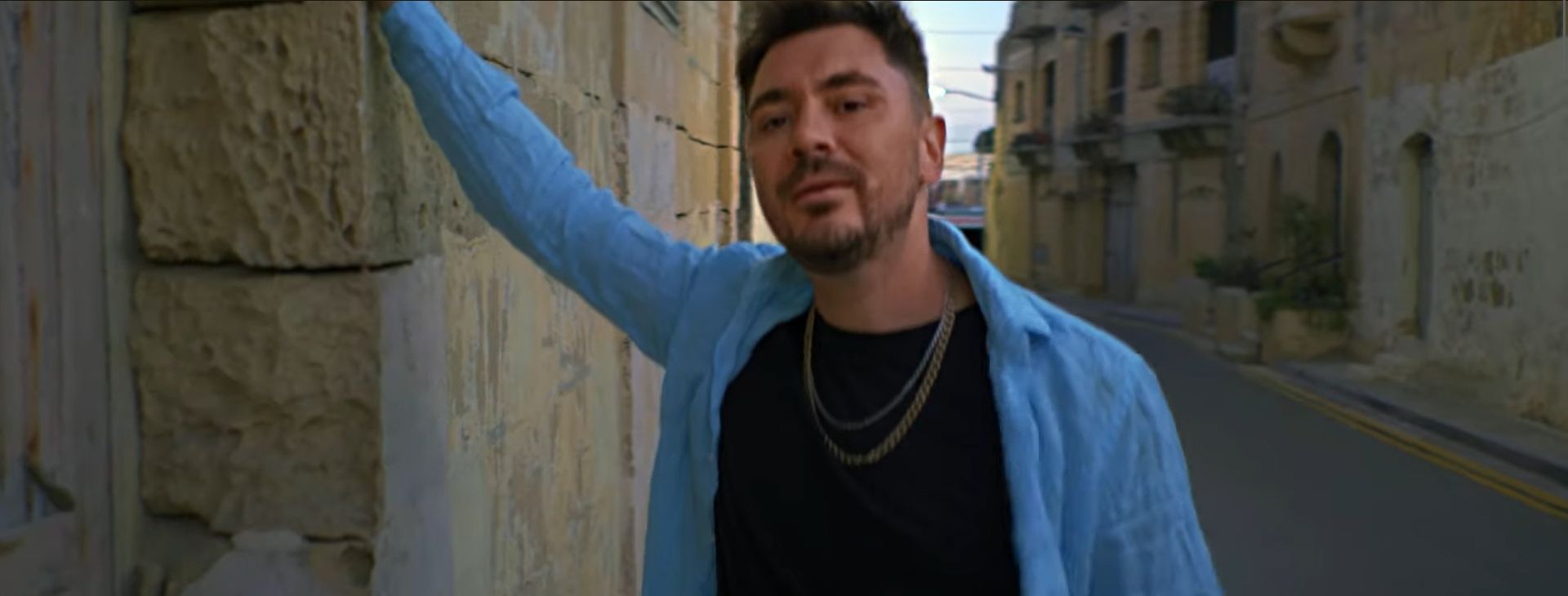 Daniel Martyniuk w debiutanckim teledysku