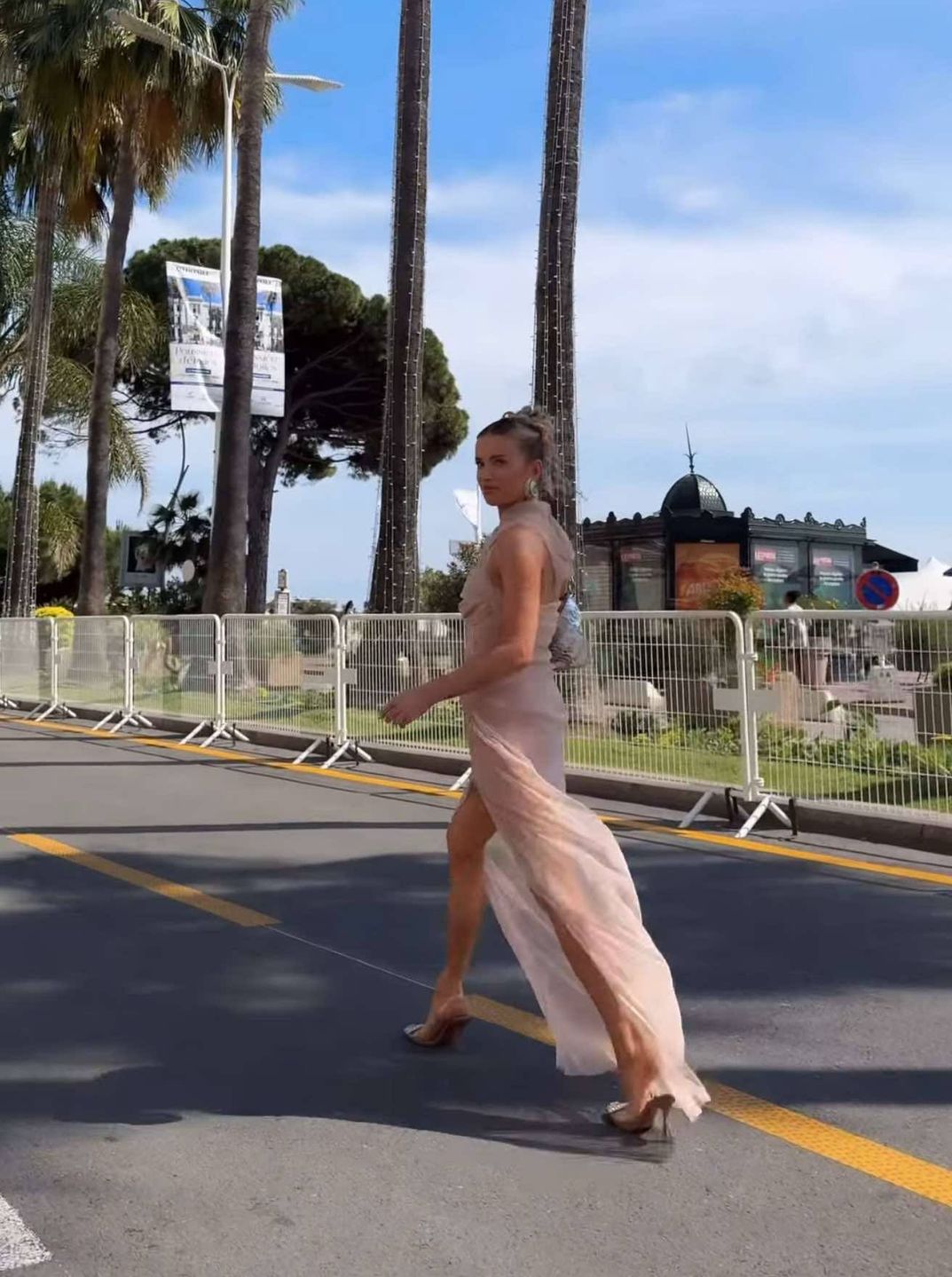 Maffashion paraduje po Cannes w odważnej stylizacji