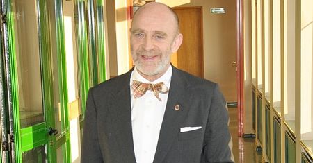 "Syn daje mu co miesiąc KILKADZIESIĄT TYSIĘCY W GOTÓWCE"