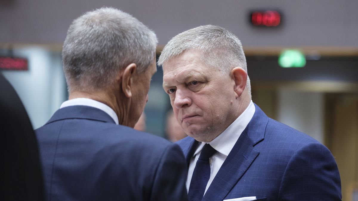 BRUSSELS, BELGIUM - DECEMBER 18: Czech Prime Minister Andrej Babis (L) talks with the Slovak Prime Minister Robert Fico (R) prior the start of an EU Summit in the Europa building, the EU Council headquarter on December 18, 2025 in Brussels, Belgium. Today's EU Summit will focus on Ukraine aid, the next multiannual budget and enlargement, while the EUMercosur trade talks remain stalled as Italy and France say a signing is premature and the EU has only secured provisional safeguards on farmproduct imports. (Photo by Thierry Monasse/Getty Images)