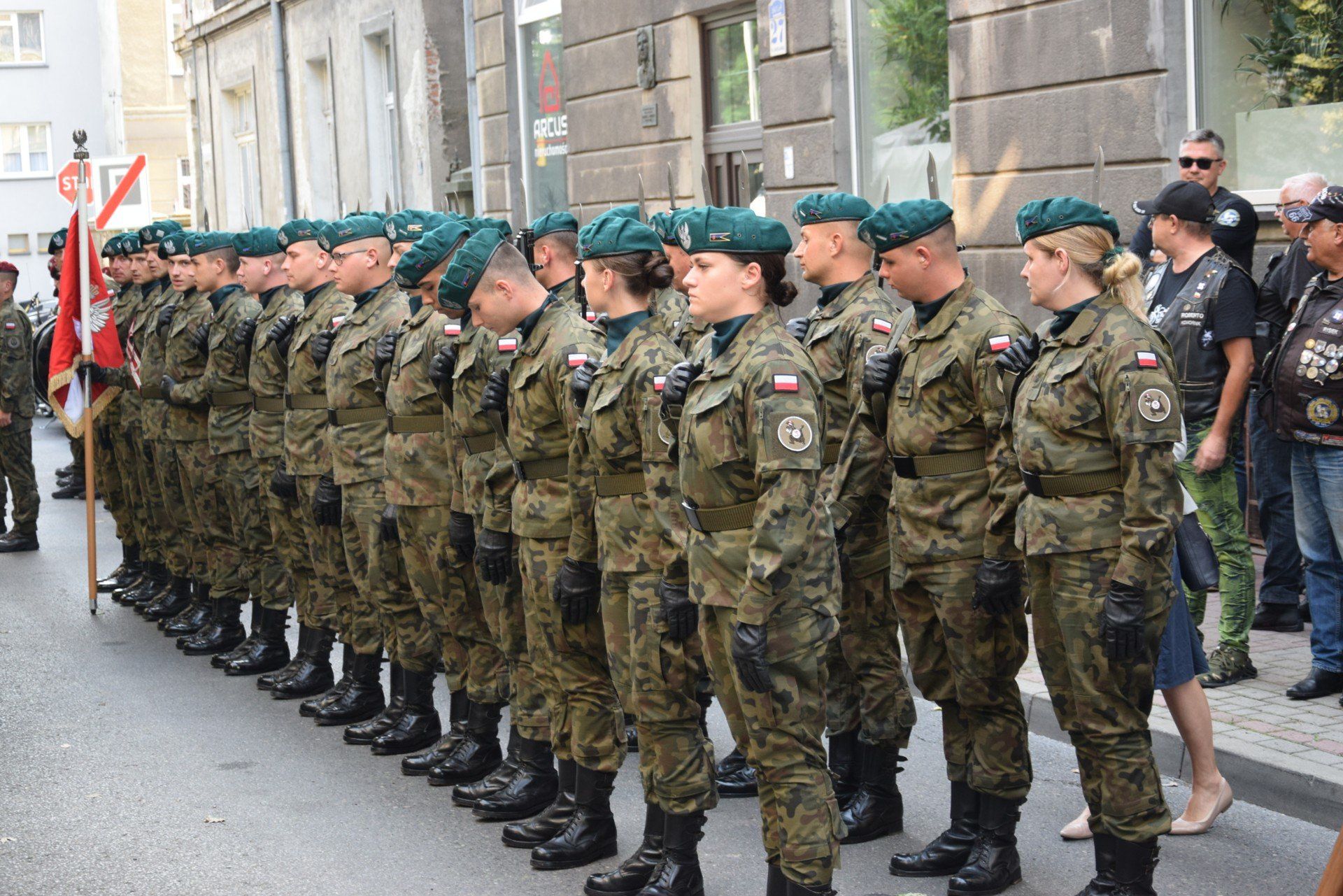 Obchody 86. rocznicy wybuchu II wojny światowej na ulicy Urszulańskiej w Tarnowie