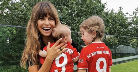 Podekscytowana Anna Lewandowska z CÓRKAMI kibicuje Lewemu w finale Ligi Mistrzów (FOTO)