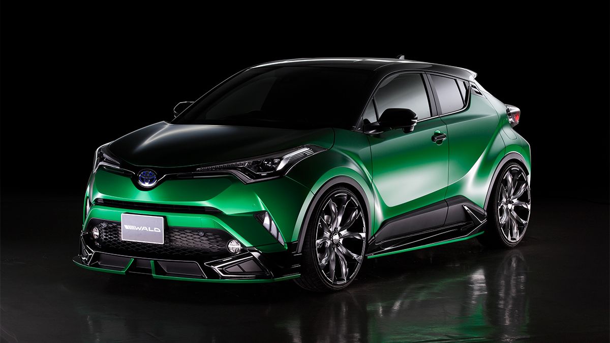 Miejski crossover nie musi być nudny. C-HR wyróżnia się już w standardzie. Po poprawkach japońskiego tunera auto jest wręcz zjawiskowe