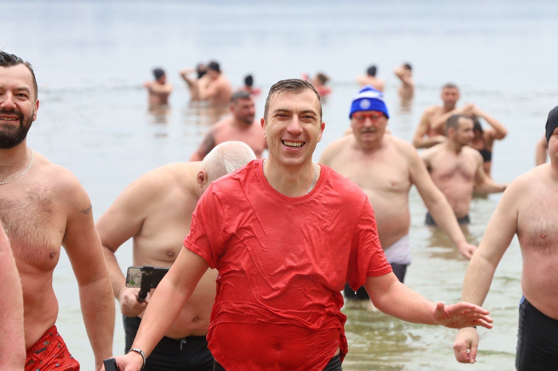 Plaża w Kuźnicy Zbąskiej od lat jest miejscem spotkań lokalnych miłośników morsowania. Tegoroczny sezon wystartuje już w niedzielę, 26 października