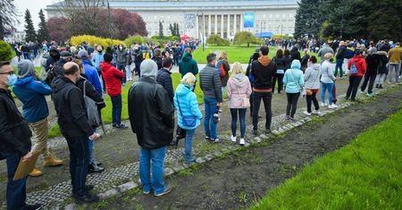 Znowu chaos. Podczas rządowej akcji szczepień w majówkę podebrano szczepionki innych pacjentów?