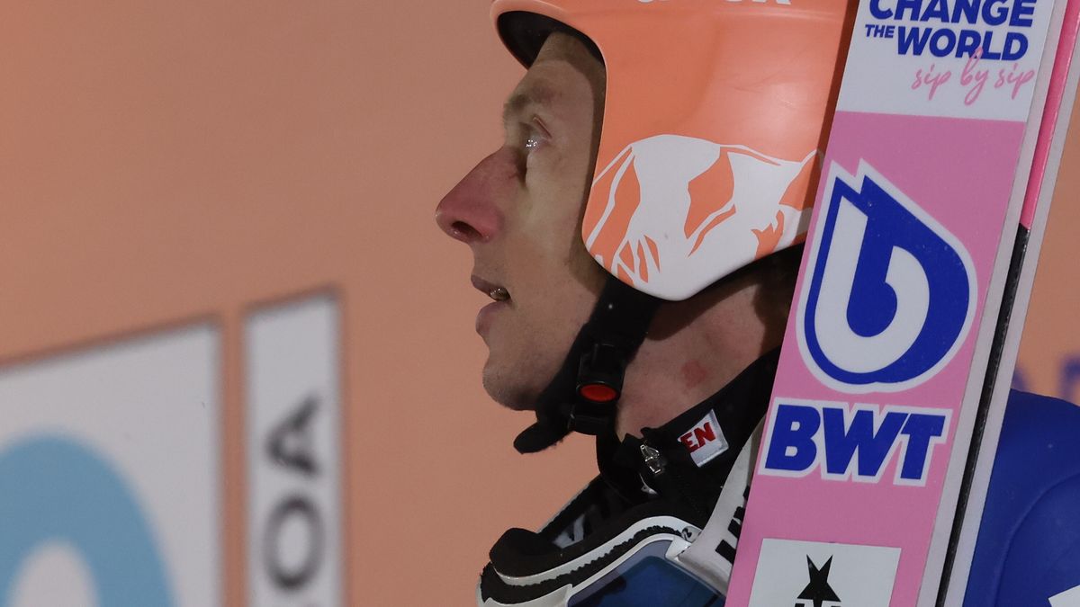 Kuusamo Ruka, Finlandia, 25.11.2023. Polak Dawid Kubacki po skoku w drugiej serii indywidualnego konkursu Pucharu Świata w skokach narciarskich w fińskiej Ruce, 25 bm. (mk) PAP/Grzegorz Momot