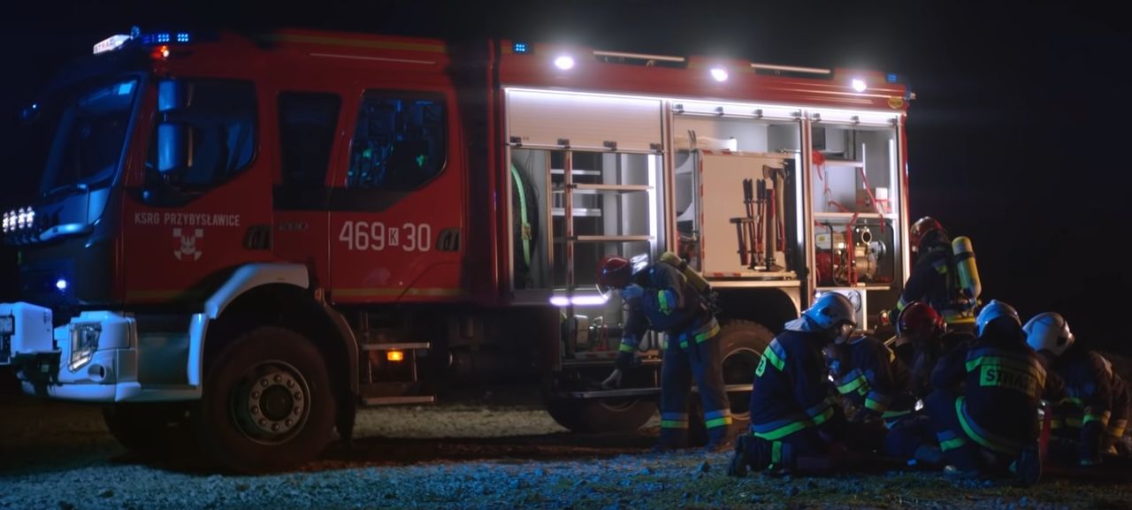 Volvo Trucks dziękuje polskim strażakom. Krótkie wideo to nie wszystko