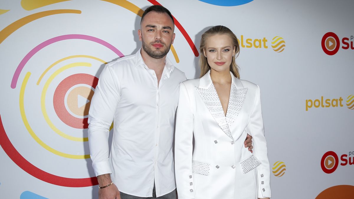 Roger Salla, Karolina Pisarek