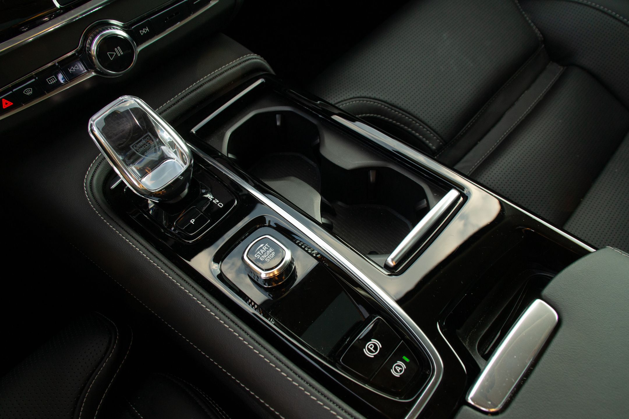 Volvo S90 T8