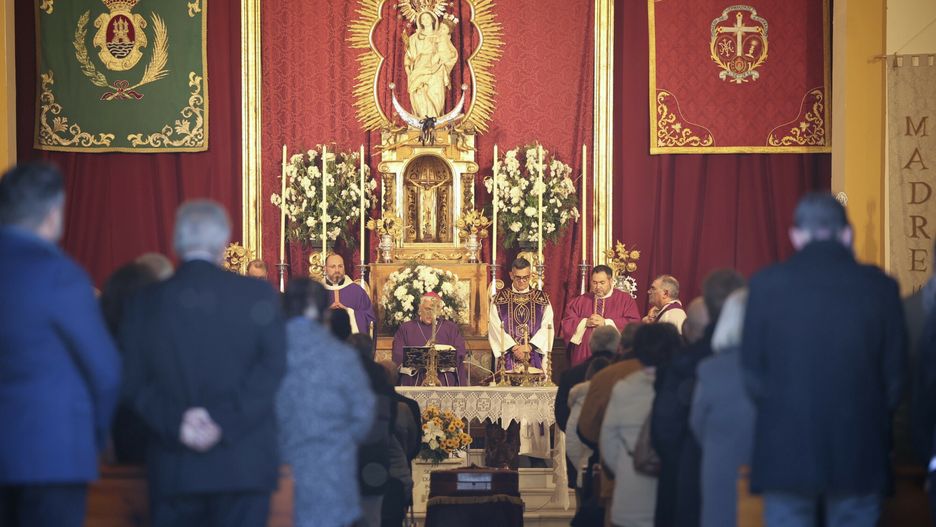 Msza pogrzebowa z powodu śmierci zakrystiana kościoła, który został zaatakowany i zabity w środę w Algeciras