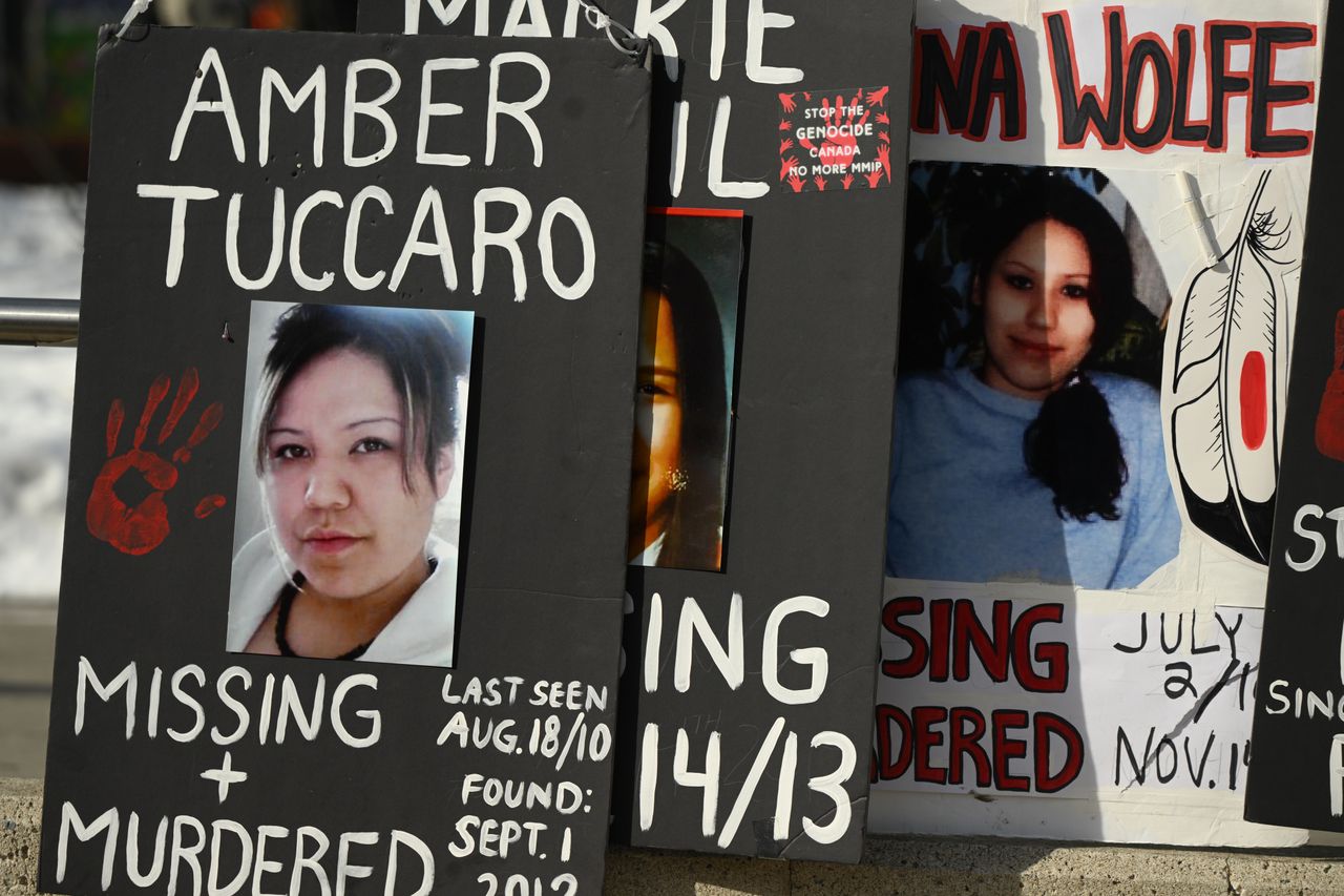 In Edmonton, Canada, a demonstration was organized in honor of the missing and murdered women, most often the country's indigenous inhabitants.