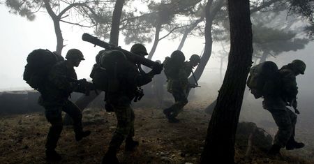 Seul przeprowadził manewry przy granicy. Użyto ostrej amunicji