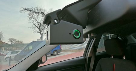 System Night Vision z Polski trzy razy tańszy niż oryginalny. Jazda nocą nie musi męczyć