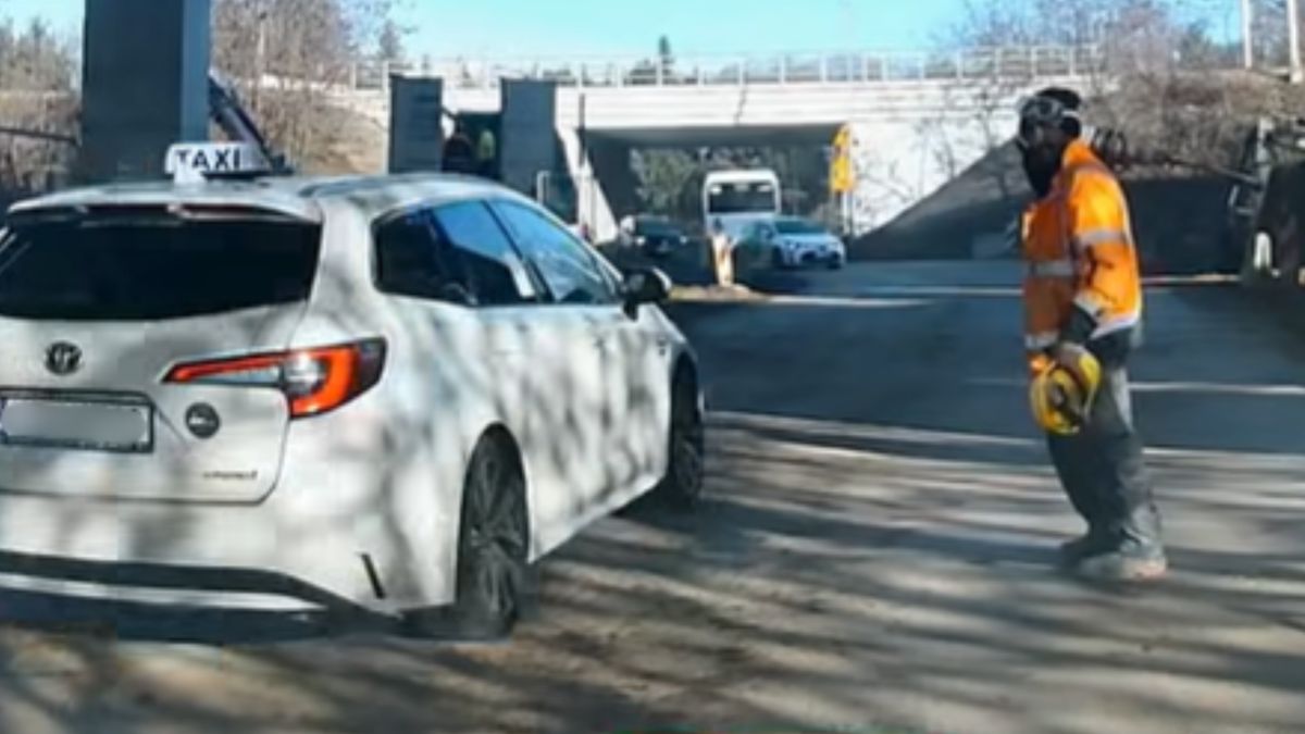 Taksówkarz nagrany.