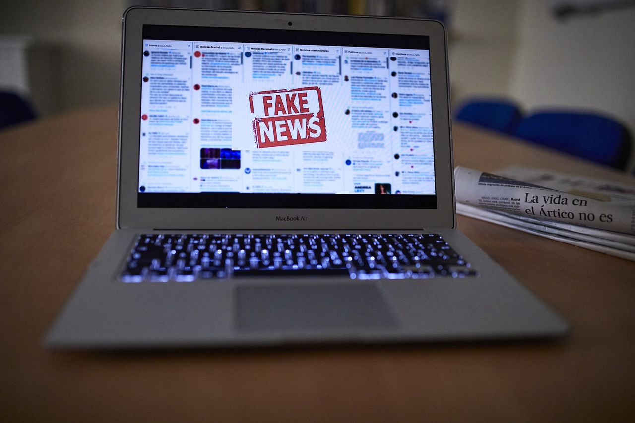 Jak walczyć z fake news i rozpoznać dezinformację? Tutaj znajdziesz porady ekspertów