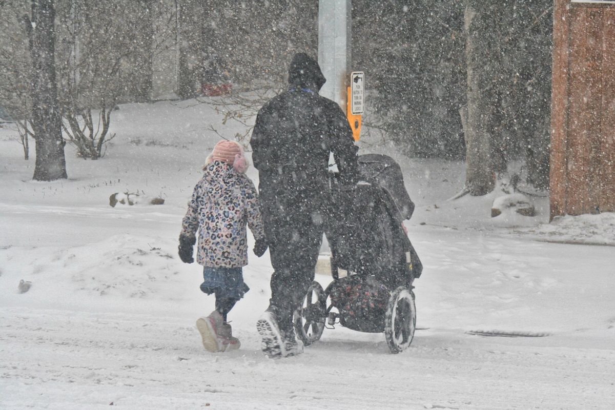 Śnieg wraca do Polski. Początek 29 grudnia. "Totalny paraliż"