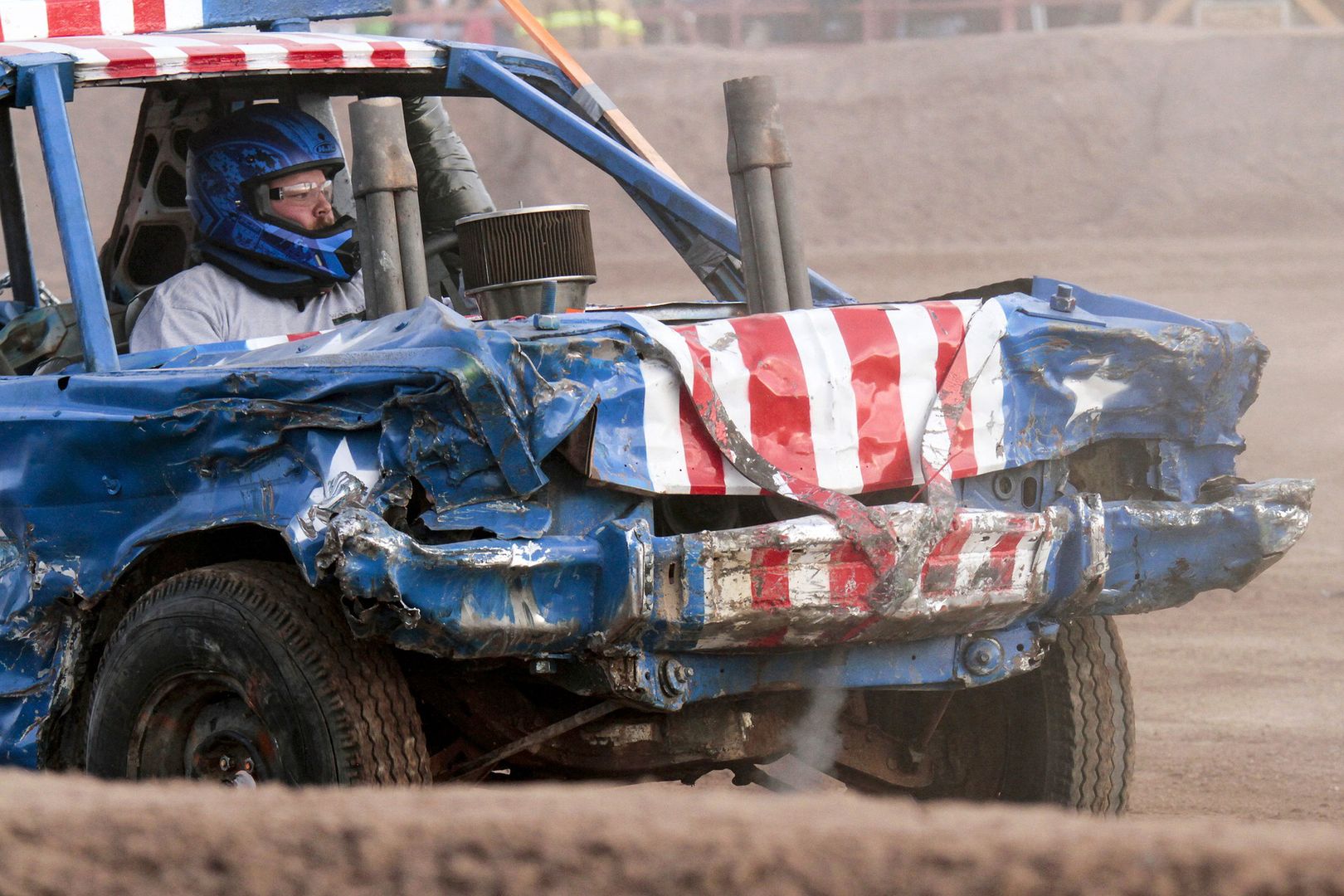 Jawor. Kolejne miejsce dla fanów motoryzacji. Stworzono jeden z największych torów Wrak Race