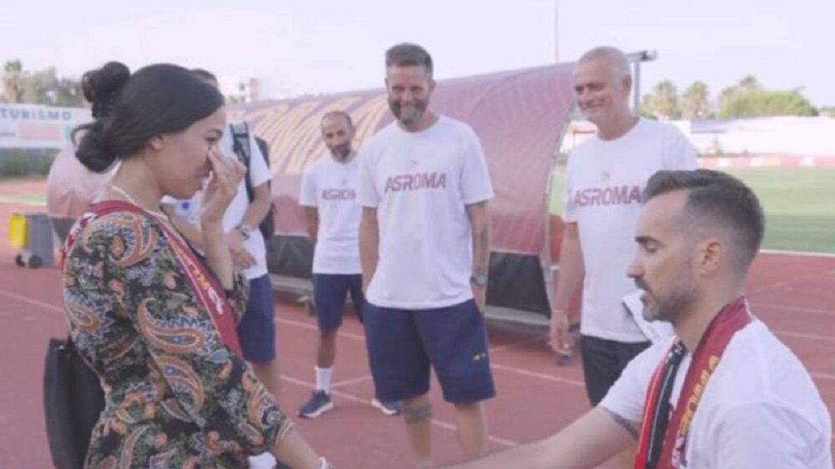 Oświadczyny przed oczami Jose Mourinho